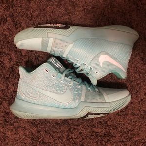 Kyrie 3 ‘Tiffany’